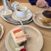 5/9/2015 tarihinde Lisa D.ziyaretçi tarafından Lutz Cafe &amp;amp; Pastry Shop'de çekilen fotoğraf