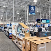 Photo taken at Best Buy by Mors on 2/16/2024