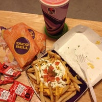 รูปภาพถ่ายที่ Taco Bell โดย Richard G. เมื่อ 11/27/2012