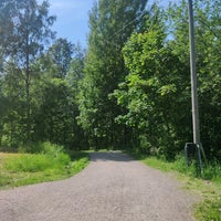 Photo taken at Lauttasaaren ulkoilupuisto by Ville V. on 6/23/2022