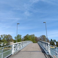 Photo taken at Kaskisaaren ja Lauttasaaren silta by Ville V. on 5/22/2022