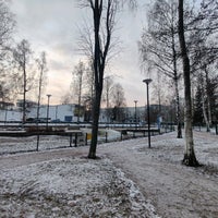 Photo taken at Veneentekijänpuisto by Ville V. on 12/8/2021