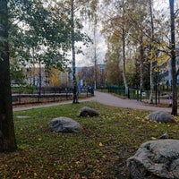 Photo taken at Veneentekijänpuisto by Ville V. on 10/13/2021