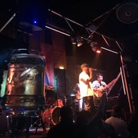 รูปภาพถ่ายที่ Pullman Danceteria &amp;amp; Stage โดย Edgar C. เมื่อ 11/6/2016