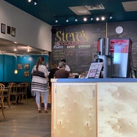 Foto scattata a Steve&amp;#39;s Downtown Deli &amp;amp; Bakery da Carl B. il 5/30/2019