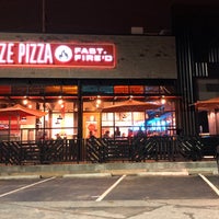 รูปภาพถ่ายที่ Blaze Pizza โดย Carl B. เมื่อ 1/13/2018