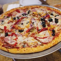 Foto diambil di Papa Keno&amp;#39;s Pizzeria oleh Papa Keno&amp;#39;s Pizzeria pada 6/10/2014
