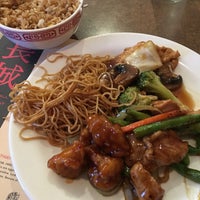 Photo taken at Great Wall Chinese Restaurant by Luke C. on 6/1/2016