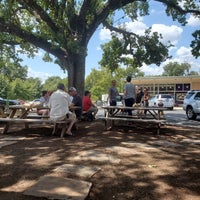 Foto tomada en Little Deli &amp;amp; Pizzeria  por Steve D. el 8/31/2019