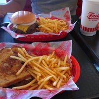 Photo taken at Freddy&amp;#39;s Frozen Custard &amp;amp; Steakburgers by Steve D. on 9/23/2012