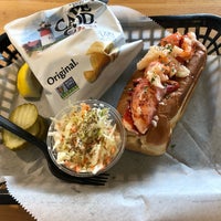Das Foto wurde bei Quincy&amp;#39;s Original Lobster Rolls - Berwyn von ScottL in PA am 7/4/2018 aufgenommen