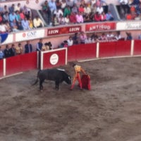 Foto diambil di Plaza de Toros Monumental oleh Marco C. pada 5/5/2013