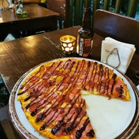 Foto tomada en Don Carlo&amp;#39;s Pizza Gourmet  por AVA el 10/3/2019