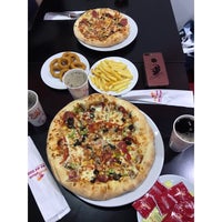 Photo taken at Pizza Pizza by Serdar K. on 1/25/2018