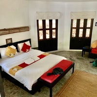 Photo taken at Pariya Resort &amp;amp; Villas Haad Yuan Koh Phangan by Chef Shack Bay City, C. on 3/13/2020