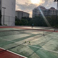 Photo taken at Tennis court @ Hillington Green by Chialin A. on 10/18/2020