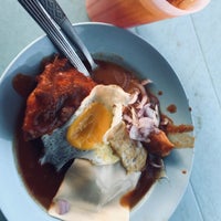 Photo taken at Roti Canai Fairuz No.1 by Bazli on 1/15/2019