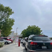 Photo taken at In-N-Out Burger by Alex P. on 4/29/2022
