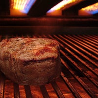 6/11/2014 tarihinde Ruths Chris Steak Houseziyaretçi tarafından Ruth&amp;#39;s Chris Steak House - Wilmington, NC'de çekilen fotoğraf
