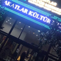 รูปภาพถ่ายที่ Akatlar Kültür Merkezi โดย Nevzat Ö. เมื่อ 4/7/2023