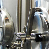 รูปภาพถ่ายที่ Smylie Brothers Brewing Co. โดย Smylie Brothers Brewing Co. เมื่อ 6/11/2014