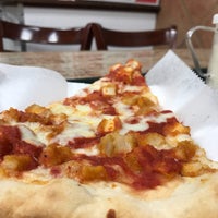 รูปภาพถ่ายที่ Little Italy Gourmet Pizza โดย Fernando G. เมื่อ 9/23/2019