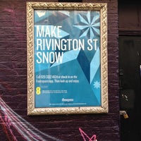 รูปภาพถ่ายที่ Make Rivington St Snow โดย Alan B. เมื่อ 12/15/2012