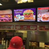 Photo taken at Arby&amp;#39;s by Ersin S. on 5/19/2016