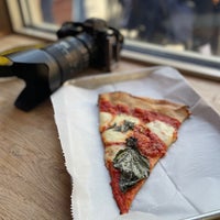Foto diambil di Wiseguy NY Pizza oleh Paul L. pada 4/18/2024