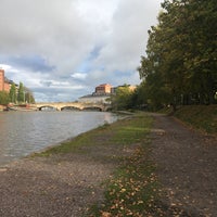 Photo taken at Kaisaniemenranta by Salla T. on 10/6/2017