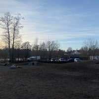 Photo taken at Pornaistenniemen koira-aitaus by Salla T. on 4/16/2021