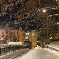 Photo taken at Kallion kirkkopuisto by Salla T. on 12/8/2022