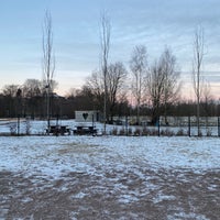 Photo taken at Pornaistenniemen koira-aitaus by Salla T. on 12/4/2021