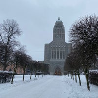 Photo taken at Kallion kirkkopuisto by Salla T. on 2/23/2023