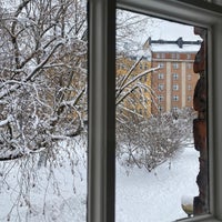 รูปภาพถ่ายที่ Kallion kirjasto โดย Salla T. เมื่อ 2/20/2023
