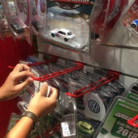 hamleys the curve