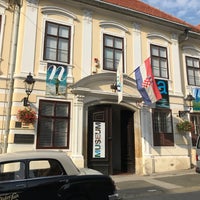 Photo taken at Hrvatski Muzej Naivne Umjetnosti | Croatian Museum of Naive Art by Gep P. on 10/17/2018