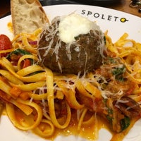 Foto tirada no(a) Spoleto - My Italian Kitchen por Lethicia P. em 11/13/2015