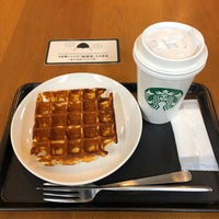 Photo taken at Starbucks by はんがー on 12/28/2022