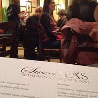 Foto tomada en Sweet Tea&amp;#39;s Restaurant and Catering  por Corrie H. el 12/6/2012