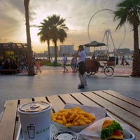 Photo taken at Shake Shack by Ahmed .. on 3/22/2019