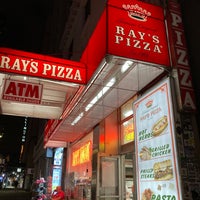 6/13/2021にDanny T.がFamous Original Ray&amp;#39;s Pizzaで撮った写真