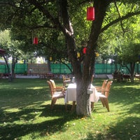 Das Foto wurde bei Lilyum Restaurant &amp;amp; Kır Düğünü von Kerem B. am 7/18/2020 aufgenommen
