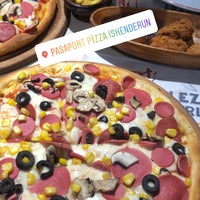 Photo taken at Pasaport Pizza by Özgür S. on 6/19/2018