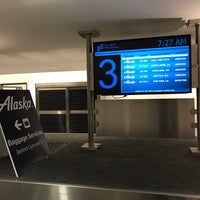 Photo taken at Baggage Claim - T6 by Chris T. on 9/29/2017