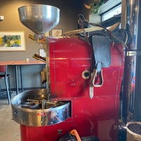 Foto tomada en Professor Java&amp;#39;s Coffee Sanctuary  por Chris T. el 10/3/2022