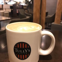 Photo taken at Tully&amp;#39;s Coffee by Ikuraちゃん on 9/5/2018
