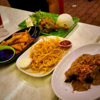 Dapur Kampung Special Lalapan Asian Restaurant In Kuching Photo Taken At Dapur Kampung Special Lalapan By àliff à On 10