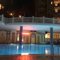 Foto diambil di Club Paradiso Hotel &amp;amp; Resort oleh Elifff pada 6/26/2017