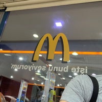 Photo taken at McDonald&amp;#39;s by Yunus Ö. on 9/3/2019